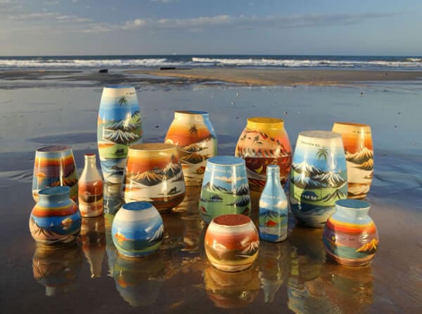 Artesanatos feitos com areias coloridas