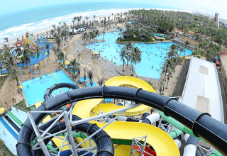 Vista aérea das piscinas no Beach Park